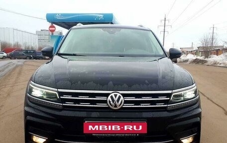 Volkswagen Tiguan II, 2019 год, 3 600 000 рублей, 3 фотография