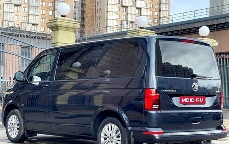 Volkswagen Caravelle T6 рестайлинг, 2020 год, 5 560 000 рублей, 10 фотография
