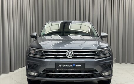 Volkswagen Tiguan II, 2019 год, 3 999 000 рублей, 2 фотография