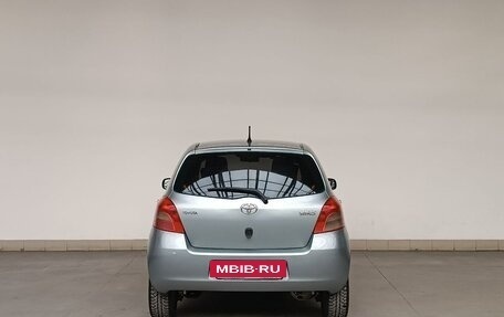 Toyota Yaris III рестайлинг, 2007 год, 735 000 рублей, 6 фотография