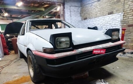 Toyota Sprinter Trueno IV (AE85/AE86), 1985 год, 650 000 рублей, 2 фотография