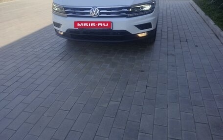 Volkswagen Tiguan II, 2018 год, 3 100 000 рублей, 2 фотография