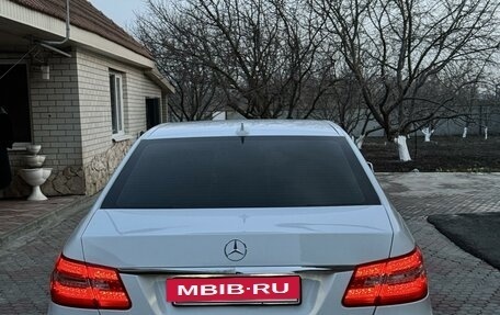 Mercedes-Benz E-Класс, 2012 год, 1 750 000 рублей, 4 фотография