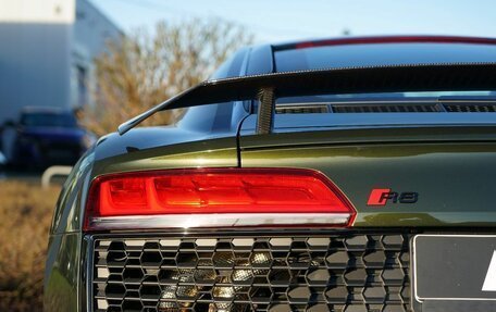 Audi R8, 2023 год, 28 000 000 рублей, 5 фотография