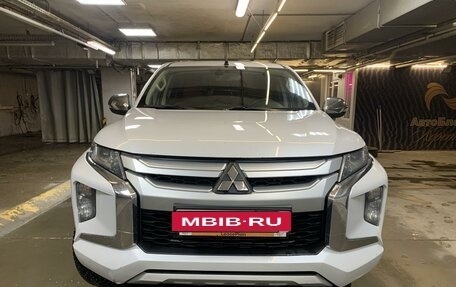 Mitsubishi L200 IV рестайлинг, 2019 год, 3 180 000 рублей, 2 фотография