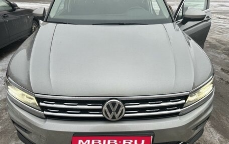 Volkswagen Tiguan II, 2017 год, 2 800 000 рублей, 2 фотография
