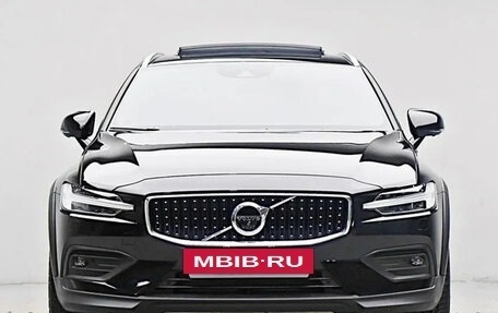 Volvo V60 II, 2020 год, 3 500 000 рублей, 3 фотография