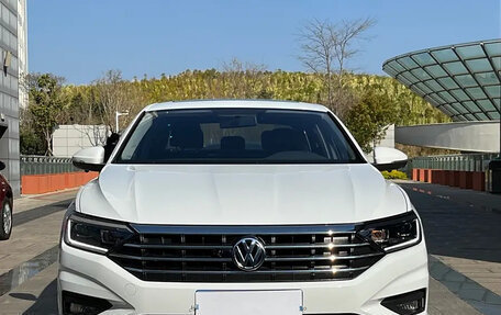 Volkswagen Jetta VII, 2021 год, 1 500 123 рублей, 2 фотография