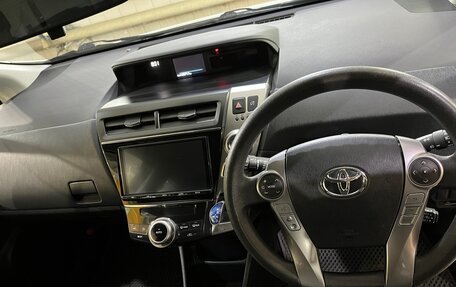 Toyota Prius Alpha I (ZVW40/41), 2018 год, 1 850 000 рублей, 3 фотография