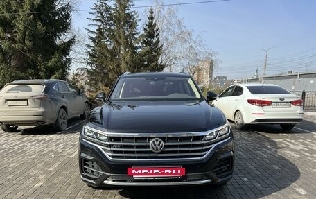 Volkswagen Touareg III, 2018 год, 5 700 000 рублей, 2 фотография