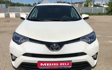 Toyota RAV4, 2017 год, 3 500 000 рублей, 2 фотография