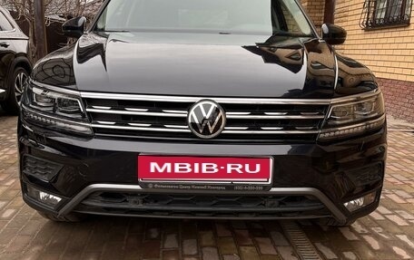 Volkswagen Tiguan II, 2017 год, 2 850 000 рублей, 2 фотография