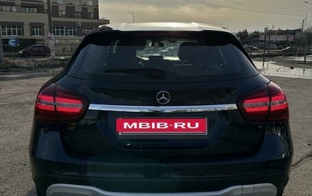 Mercedes-Benz GLA, 2018 год, 1 900 000 рублей, 4 фотография