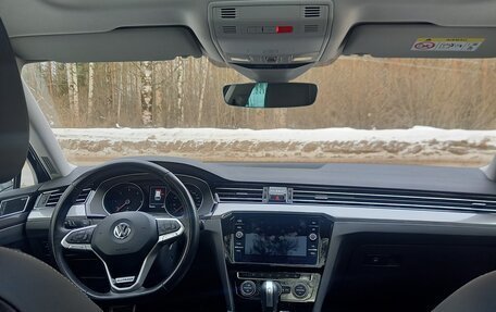 Volkswagen Passat B8 рестайлинг, 2020 год, 3 200 000 рублей, 2 фотография
