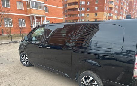 Peugeot Traveller I, 2019 год, 3 100 000 рублей, 2 фотография