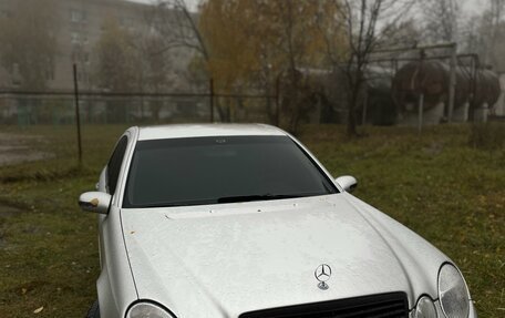 Mercedes-Benz E-Класс, 2002 год, 970 000 рублей, 4 фотография