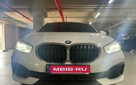 BMW 1 серия, 2020 год, 2 300 005 рублей, 2 фотография