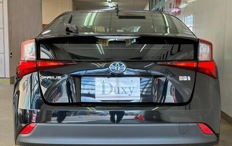 Toyota Prius IV XW50, 2020 год, 1 300 000 рублей, 4 фотография
