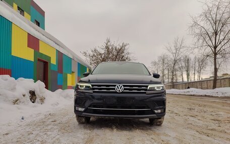 Volkswagen Tiguan II, 2018 год, 3 250 000 рублей, 2 фотография