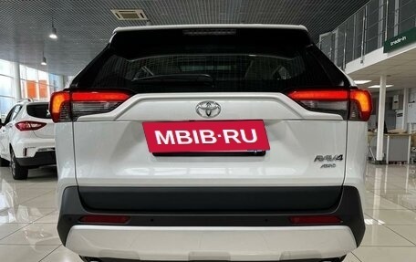 Toyota RAV4, 2023 год, 3 299 000 рублей, 5 фотография