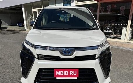 Toyota Voxy III, 2021 год, 1 550 100 рублей, 8 фотография