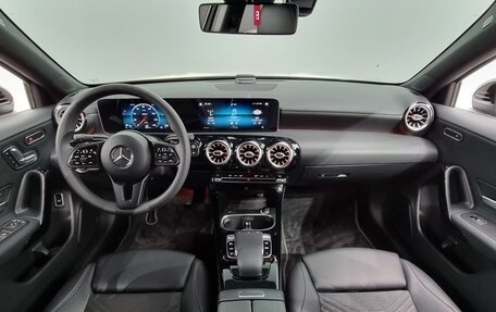 Mercedes-Benz A-Класс, 2020 год, 2 870 000 рублей, 5 фотография