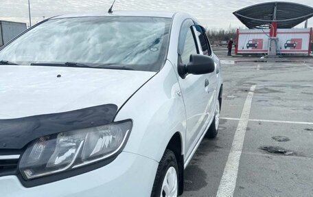 Renault Logan II, 2018 год, 805 000 рублей, 3 фотография