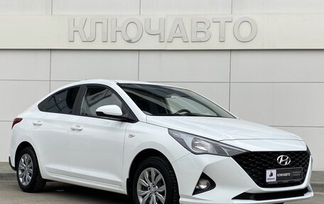 Hyundai Solaris II рестайлинг, 2021 год, 1 650 000 рублей, 3 фотография