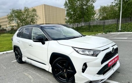 Toyota RAV4, 2019 год, 3 600 000 рублей, 3 фотография