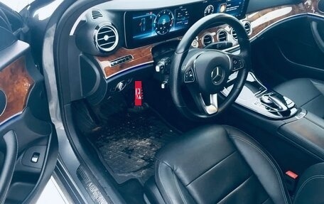 Mercedes-Benz E-Класс, 2017 год, 3 750 000 рублей, 3 фотография