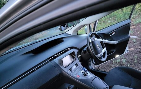 Toyota Prius, 2015 год, 1 460 000 рублей, 2 фотография