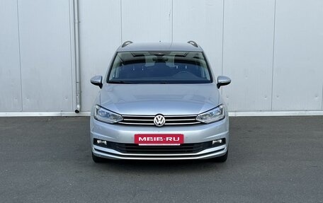 Volkswagen Touran III, 2017 год, 1 849 000 рублей, 2 фотография