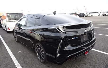 Toyota Prius IV XW50, 2019 год, 2 200 000 рублей, 3 фотография