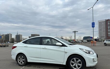 Hyundai Solaris II рестайлинг, 2012 год, 820 000 рублей, 3 фотография