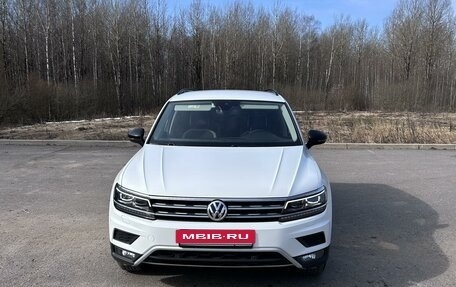 Volkswagen Tiguan II, 2020 год, 3 700 000 рублей, 2 фотография