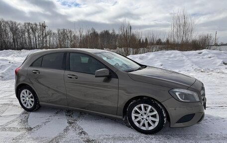 Mercedes-Benz A-Класс, 2013 год, 1 650 000 рублей, 2 фотография