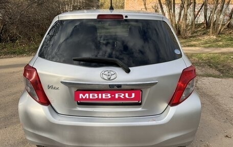 Toyota Vitz, 2011 год, 700 000 рублей, 2 фотография