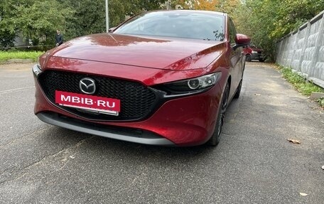 Mazda 3, 2019 год, 1 900 000 рублей, 4 фотография