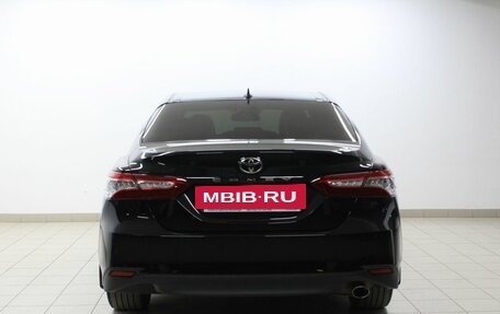 Toyota Camry, 2021 год, 3 800 000 рублей, 5 фотография