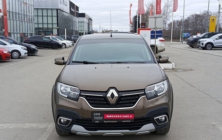 Renault Logan II, 2019 год, 1 372 000 рублей, 2 фотография