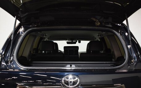 Toyota Land Cruiser Prado 150 рестайлинг 2, 2020 год, 6 819 000 рублей, 9 фотография