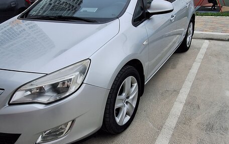 Opel Astra J, 2010 год, 720 000 рублей, 3 фотография