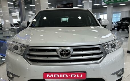 Toyota Highlander III, 2013 год, 2 399 000 рублей, 4 фотография