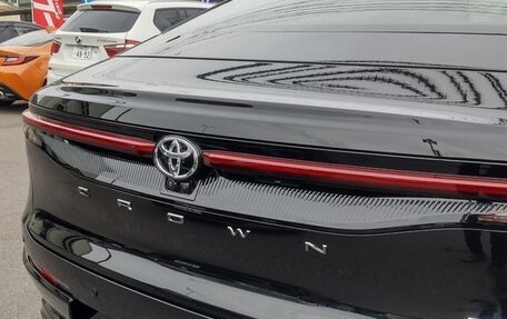 Toyota Crown, 2023 год, 6 000 000 рублей, 8 фотография