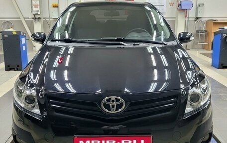 Toyota Auris II, 2011 год, 1 549 000 рублей, 2 фотография