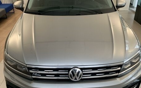 Volkswagen Tiguan II, 2019 год, 3 355 000 рублей, 5 фотография