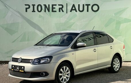 Volkswagen Polo VI (EU Market), 2013 год, 1 030 000 рублей, 2 фотография
