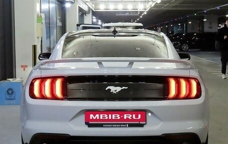 Ford Mustang VI рестайлинг, 2021 год, 2 100 000 рублей, 5 фотография