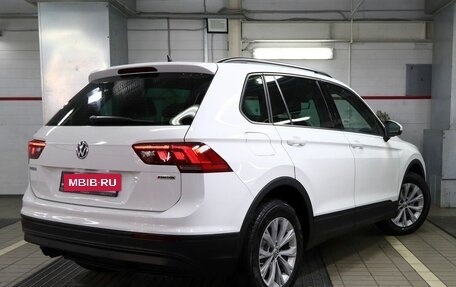Volkswagen Tiguan II, 2020 год, 2 480 000 рублей, 2 фотография