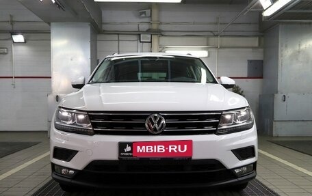 Volkswagen Tiguan II, 2020 год, 2 480 000 рублей, 3 фотография